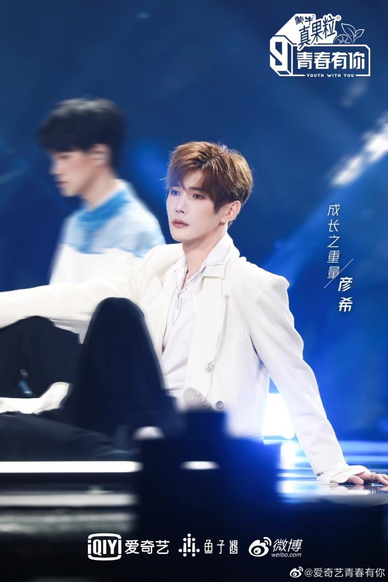 由于当时店里没有店员,他以为酒吧和买手店老板是同一个人,所以带着戒指回到酒吧、和酒吧店员说了这件事,后来在酒吧结算了费用,以为里面已经算上了戒指的钱。他在直播中坦言当时确实喝多了,没有进一步核实结账费用是否包含了戒指的费用,为此感到抱歉。