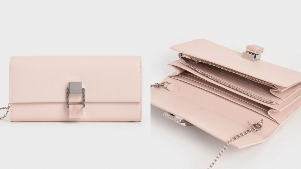 #2 Charles & Keith 石纹压扣长皮夹 锁扣部分的石纹+金属设计非常贵气,加上樱花粉色更凸显柔美气质。平日里用作长皮夹、手拿包,也可以搭配细链袋可以当Wallet On Chain斜挎包使用,一包三用超高CP值!