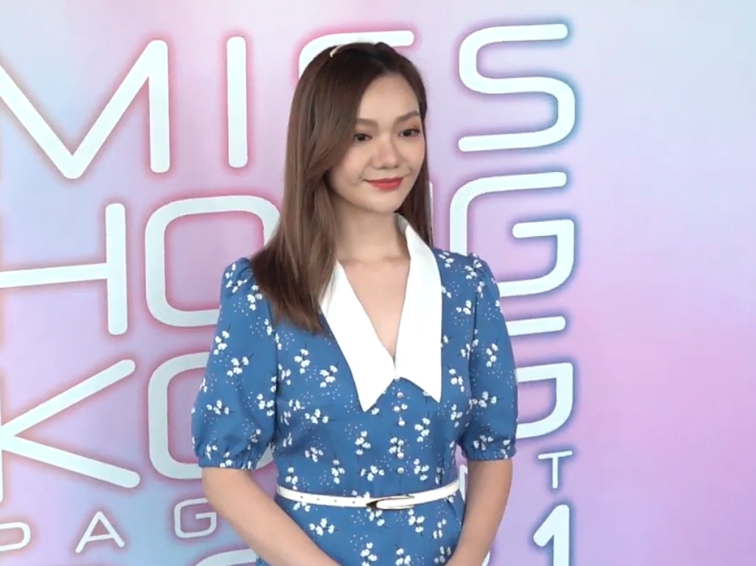 今年面试现场也有不少一出场就很吸睛的佳丽，比如IG上原本就小有名气的KOL、撞脸女明星的参赛者；其中艺人关礼杰的女儿参赛备受关注，据悉是爸爸的圈内好友张兆辉提名的呢～