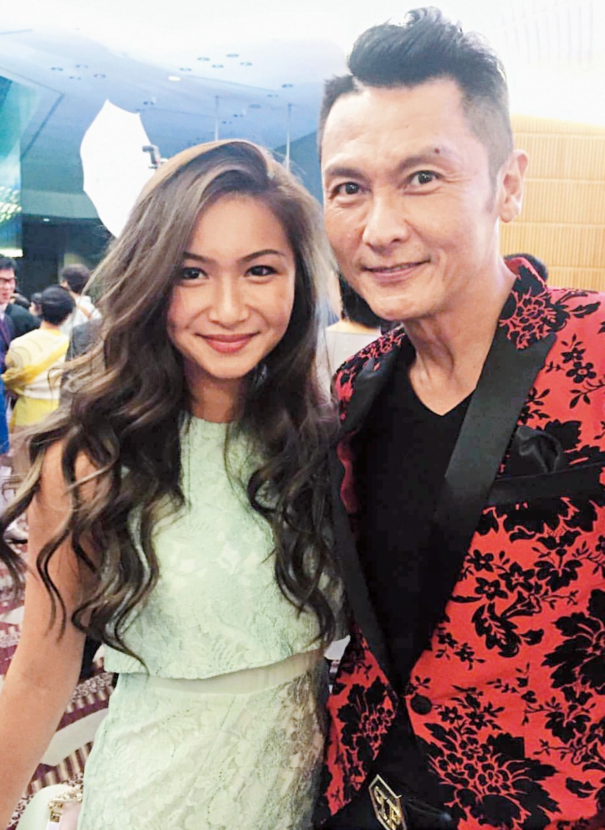 今年面试现场也有不少一出场就很吸睛的佳丽，比如IG上原本就小有名气的KOL、撞脸女明星的参赛者；其中艺人关礼杰的女儿参赛备受关注，气质和外形都获赞综合素质相当高。