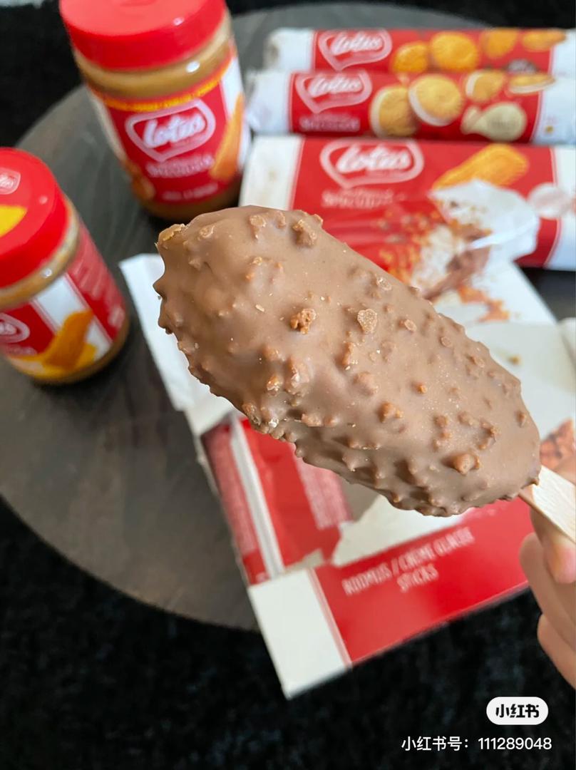 口味比kitkat Oreo 还好吃 Lotus Biscoff 焦糖脆饼冰淇淋 掀打卡热潮 丝绒般奶油冰淇淋x 浓郁焦糖脆饼口感 绝了 Girlstyle 马来西亚女生日常