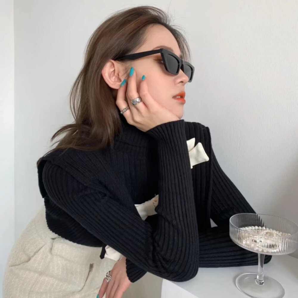 nbcs Nobody Cares的缩写。 例子：XXX一直耍大牌、对工作人员发脾气，然而其实按他的咖位，根本nbcs！ bdjw 「不懂就问」的拼音首字母缩写，惯用于开口提问时。 例子：我新人报道，bdjw～所以XXX和XXX之间究竟是什么关系？