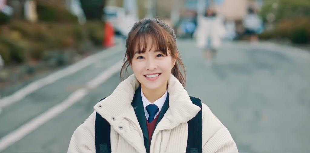 朴宝英冻龄保养秘诀（三）：和宋仲基偷师的「2招小秘诀」 朴宝英曾在《狼少年》中和男神宋仲基合作过，此前她就曾在节目上透露，欧巴的皮肤真的是一等一的好、近距离看也是超级无瑕的水光肌～所以合作时就和对方「偷师」了2招，（1）坚持每天早上往早餐餐单里添加一颗苹果；（2）每天在忙碌都好都会确保自己至少喝完1 Litre的水，坚持一段时间保证皮肤有感更水透亮+气色变好，肤质触感更柔嫩！