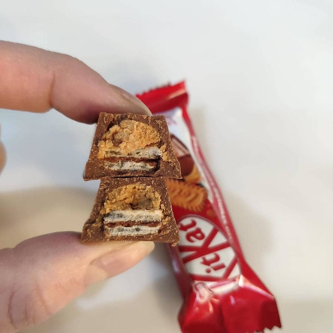 lotus kitkat