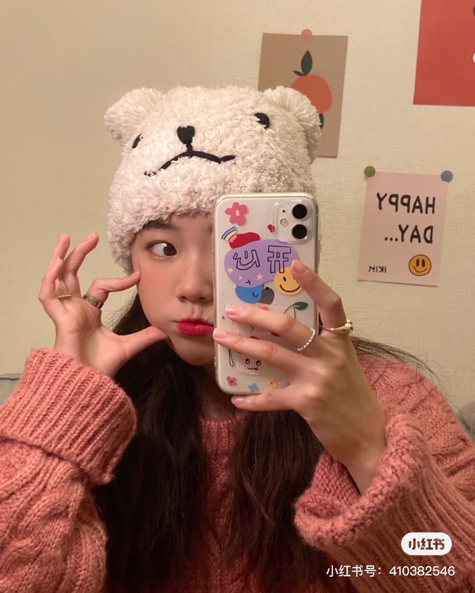 平时生活中或工作上最常用到的通讯APP，除WeChat微信以外正是WhatsApp了～继之前给大家整理的6大微信隐藏功能，今天来给大家搜集了一波非常实用的WhatsApp「10项你或许还不知道的功能」，Setting可以快速清理内存空间、可自动设置Calendar日程提醒...学生党/上班族都必学！一起来看看详细操作方法：