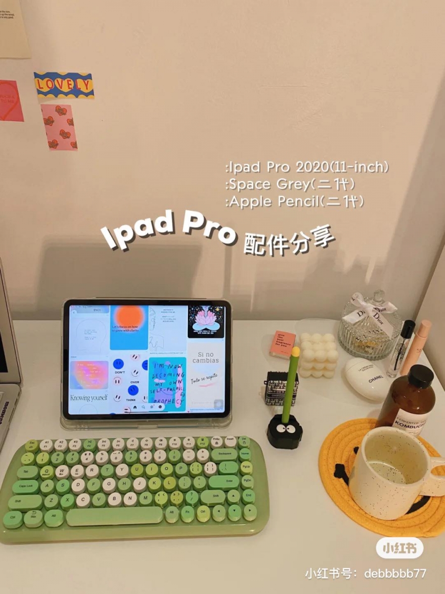 # 8 设计圆润+调色很具童趣感的这款BOW K810机械键盘也是小红书上很多自媒体博主推荐的「爱用物」。颜值好看、打字顺畅没什么反应延缓问题，特别的事敲键盘时打字声音非常清脆疗愈。