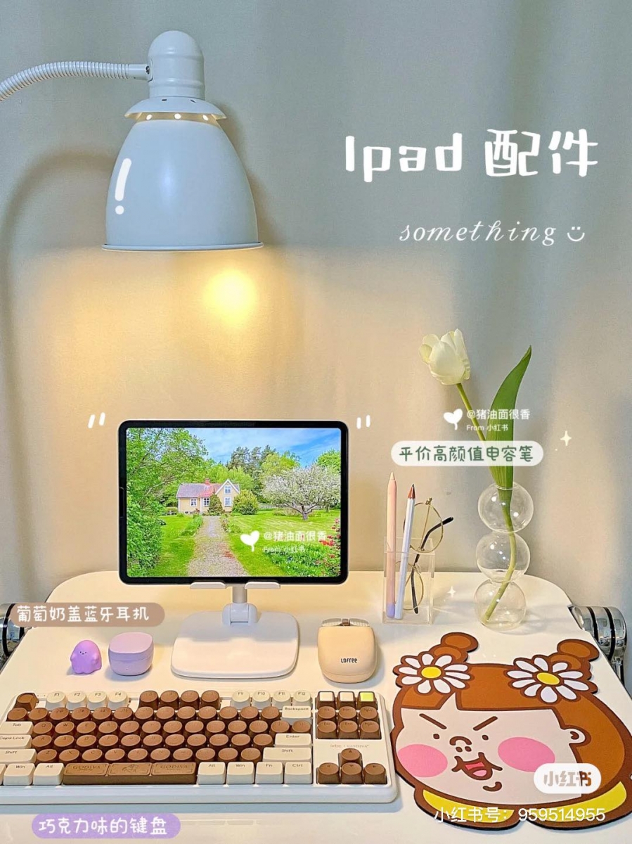 # 9 ikbc x Godiva巧克力联名推出的一款可爱度破表机械键盘，磨砂质地加上白巧克力+牛奶巧克力块即视感的配色，用着用着感觉嘴会很馋想找巧克力吃耶～（笑）