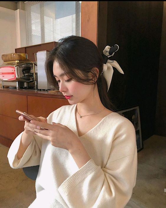 # Tips 1：降低手机/电脑/iPad屏幕亮度 首先最直接简单的做法，就是确保自己工作/学习环境的光源充足，同时建议你养成将手机、平板和电脑屏幕亮度调低的习惯，减轻双眼负。