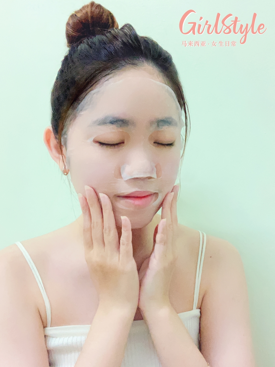 STEP 4 :面膜保养不可少 网上的这段话特别有道理:「哪有什么天生丽质,大多都是后天努力所得」;想要养成令人称羡的好肌肤,仰赖肌肤天生健康基础绝对不足够。除了日常保养程序要做足,每周也一定要记得敷面膜,给肌肤来一波密集保养和修复才行。