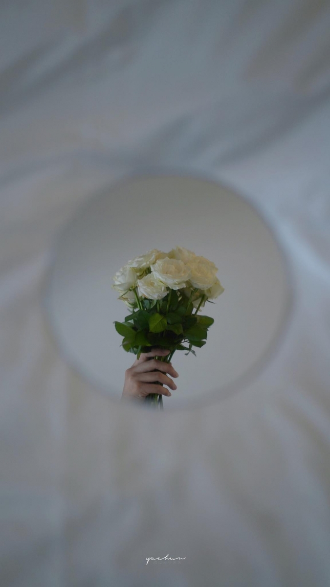 「“我会自己长大,也会自己买花” 即使爱情缺席,也要学会过好自己的生活。」