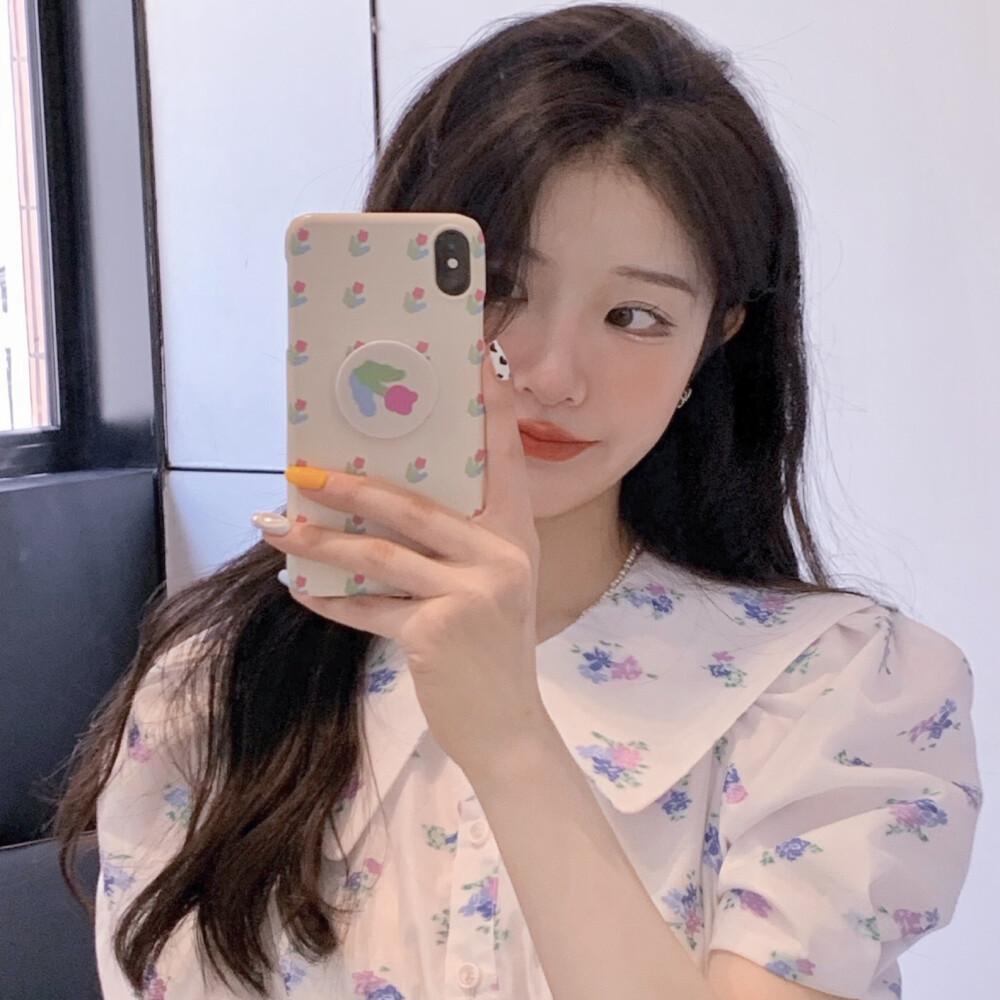 不久前编给大家整理过一系列网评「00后最常用的网络流行用语/潮语」,超级精简的拼音缩写让不少包括编在内的90后网民表示:「根本有看没有懂」、「现在又不像以前SMS有限字数,究竟为什么不要好好打字?!」、「这些火星文,完全是华语老师看了会想打扁你系列~」(笑)最近编再搜集了一波网络用语缩写,除了拼音字母缩写以外,还能用「数字」不带脏字骂人不留痕迹?马上带大家来看看: