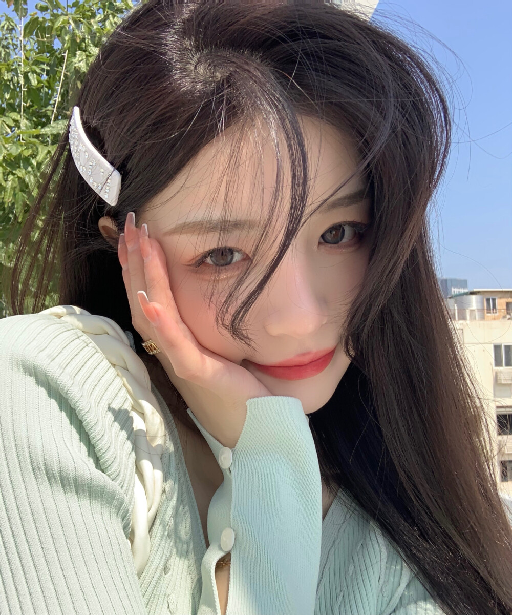 为了方便大家快速找到自己的生日排名，编这次不以原图的方式按排名顺位列出《被告白机率生日排行榜》；下面将排名整理成按月份分类，大家只需在自己所属的生日月份列表中找到对应的日期，就能看到自己的生日排名第几位喽～马上来看看：