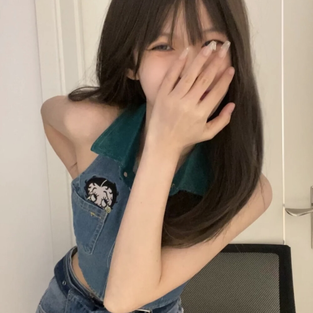 dddd 「懂的都懂」的拼音首字母缩写,意指懂的人自然都会懂,一般用于形容“不用多做解释,懂的都懂”。 ojbk ojbk其实是「o几把k」的缩写,中间加上的“几把”意味着勉勉强强、无可奈何的意思;据悉由于网民觉得“我觉得ok”过于普通,因而衍生出“完全ojbk”这样的说法并在网上走红,意指“完全太OK了”。