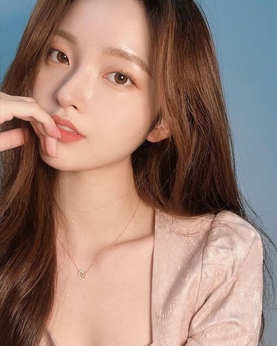 Dr.meili 李艺恩在「3日水光肌护肤法」过程中使用的日常保养爱用物分别是：BANOBAGI护肤水（点击查看链接）、NOW荷荷巴油（点击查看链接）以及Dr.G积雪草面霜（点击查看链接）；感兴趣的女生可以参考看看。