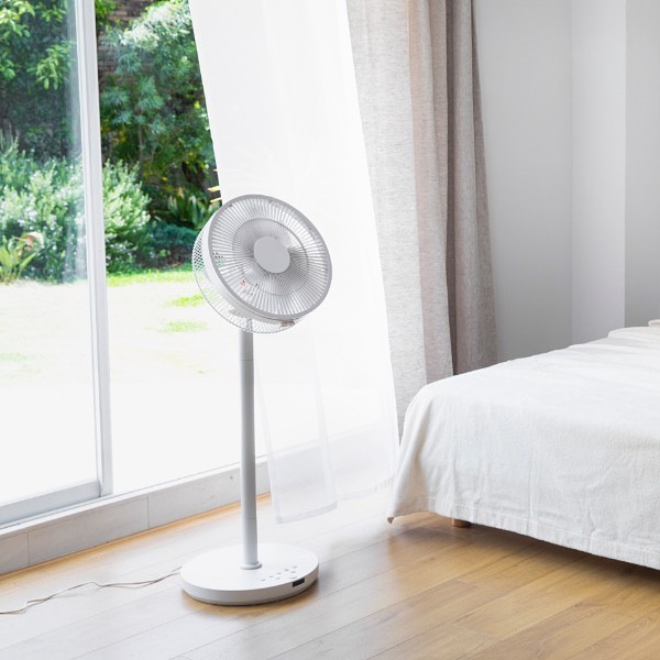 TOP 7 :DC马达风扇 宅家期间担心一直开冷气电费太高,可以考虑入手它!7片扇叶设计、使用时马达运转噪音非常低的一款站立式DC风扇,而且还具备低耗电量特性哦~