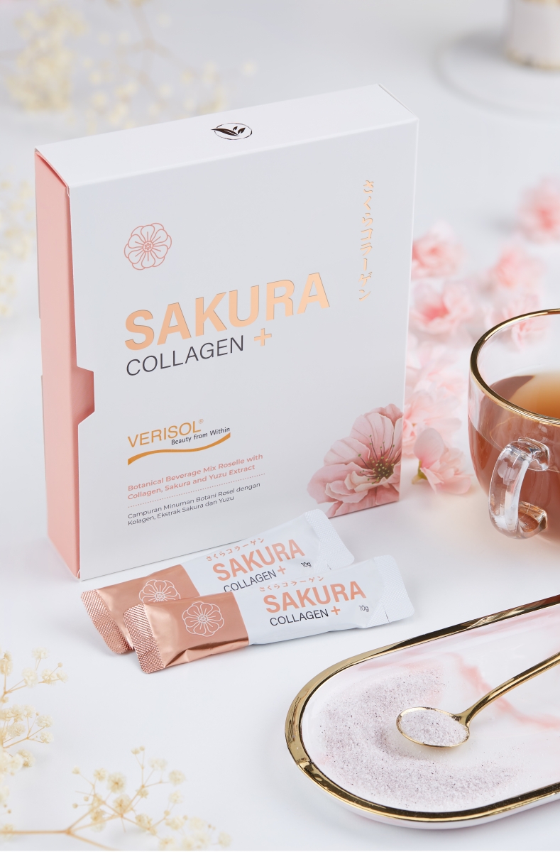 # 每天花不到1分钟~轻松吃出「素颜也美成一道光」的好肌肤! Sakura Collagen+设计非常贴心,随身易携带的独立卫生包装,1天打开1包加入100ml冷水混合并搅拌均匀就能饮用;每天花不到1分钟就能快、狠、准达到胶原补充和养颜美容效果,尤其适合忙碌于生活和工作的现代女性。