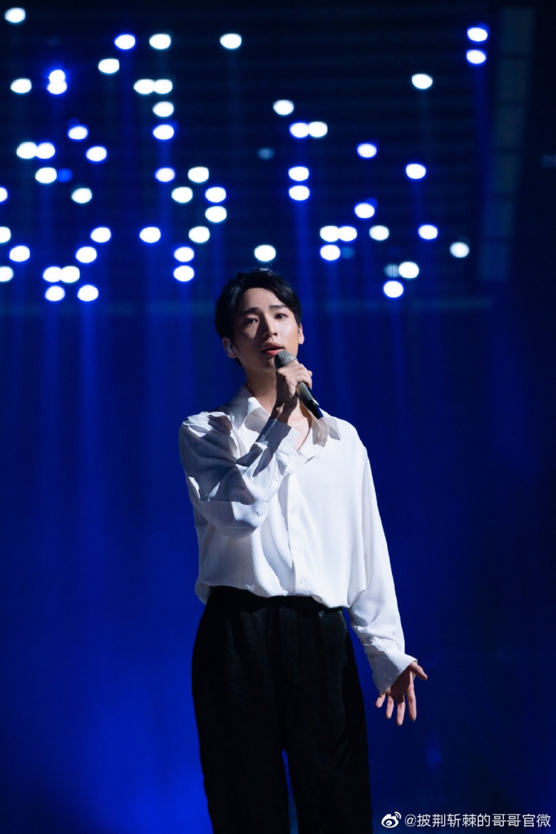专业Dance组方面李响、刘迦都是《舞蹈风暴》出身,就舞蹈专业来看没有太多竞争者,成团机率相当高。