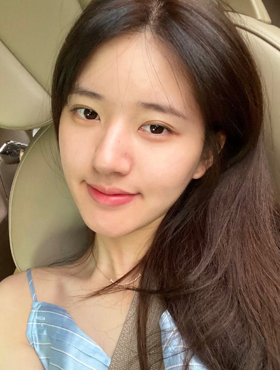 收缩毛孔方法 3 :避免使用会让毛孔堵塞的产品 李艺恩医生建议,特别是本身皮肤就容易出油的人可以使用标有Oil-Free、Non-comedogenic字眼的产品;护肤品尽量避免亚麻籽油、小麦胚芽油、椰子油等成分,这些油份属于高分子类型,容易堵塞毛孔导致毛孔被撑开变大。