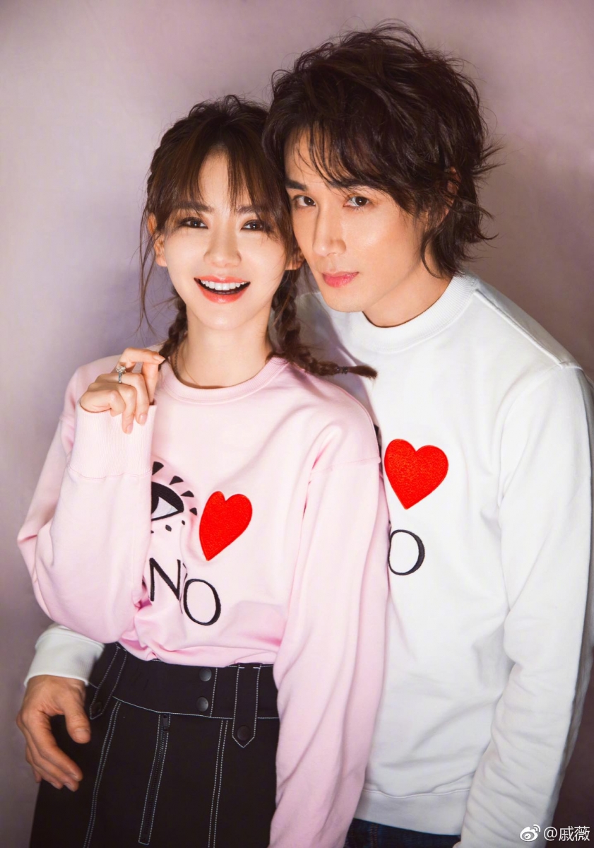 而这次李承铉决定接下项目参加《披荆斩棘的哥哥》重新争取成团出道机会,也是收到了太太戚薇的鼓舞和引导;他也希望自己在节目中付出的努力,能让太太和家人为他感到骄傲,同时给宝贝女儿树立好榜样。