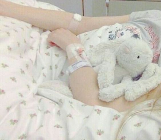 孤独等级第十级：一个人去动手术 这个等级...编真行做不到！一个人在外光是生一场小病没人照顾都好难受了，更何况是一个人默默给自己办住院、一个人接受手术和经历术后康复过程，听着就觉得超心酸啊 ⊙﹏⊙