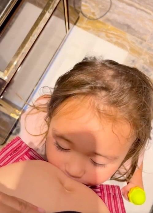 她在远赴俄罗斯做试管婴儿手术前问过Doris想要弟弟还是妹妹，Doris回答「妹妹」，因此海洋决定第二胎也选择女孩。据悉本次叶海洋选择的精主和Doris是同一位；近期她分享的家庭日常照片中可见Doris和她对于新生命的降临都十分期待呢！