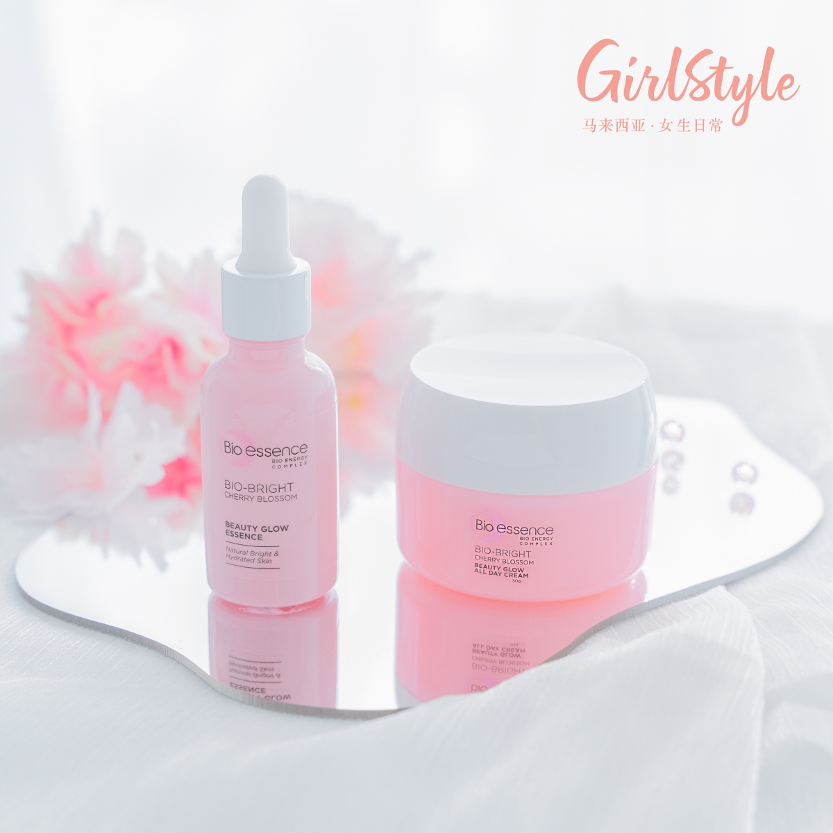 这款精华液经临床测试证实,1次使用即可提高肌肤66.23%的含水量,难怪编用完后超有感脸部肌肤变嫩、变润,也能明显感受到使用后的瞬效补水效果~同时它也主打有效淡化雀斑,只需持续使用短短4个星期就能看见卓越效果。想要打造粉嫩透亮樱花美肌?梳妆台上一定不能少了它!