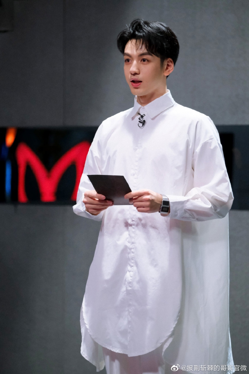 专业Dance组方面李响、刘迦都是《舞蹈风暴》出身,就舞蹈专业来看没有太多竞争者,成团机率相当高。