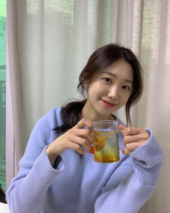 最后她也不忘叮嘱大家少熬夜、保持睡眠充足、减少糖分摄入,透过养成健康作息和饮食习惯,加上上述有效护肤成分的辅助,才更有助做好毛孔管理、养成零毛孔嫩滑紧致水煮蛋肌肤唷 ♥