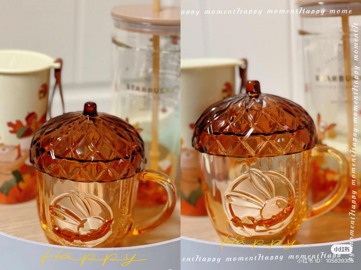 马克杯方面这次也是「萌」力十足!小刺猬、小狐狸、小兔子、变身兔兔天将的星巴克小熊、小松果等元素攀上杯子和杯盖,精美程度完全能媲美设计感满分的摆设品,到手后绝对舍不得用啊 ♥