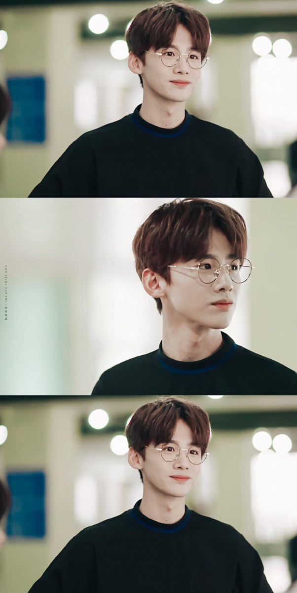 白敬亭 很有时尚Sense的的白敬亭无论出演节目、拍剧或私服造型都是公认的“行走的荷尔蒙”！圆框、半框、金丝框等等各类镜框类型，在他身上都能映衬出截然不同的魅力，“眼镜杀·杀伤力”超狂！