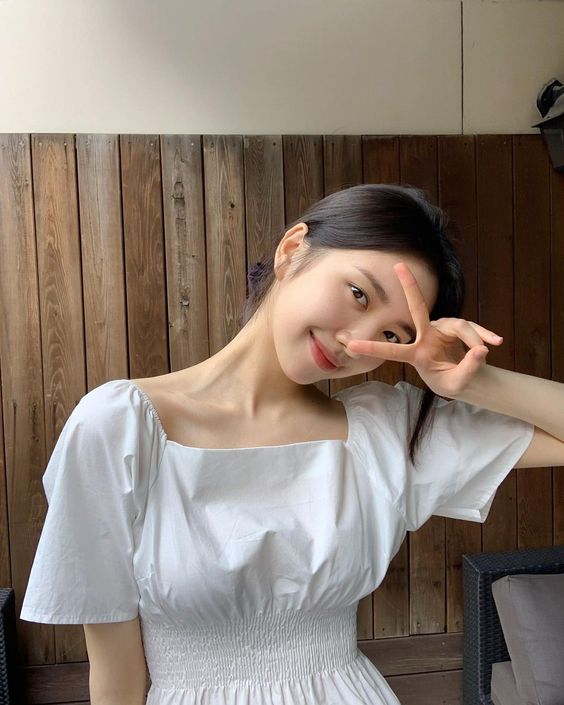 近几年小众护肤潮崛起,很多成分功效和外观设计都不输大牌、性价比高且效果好的「宝藏护肤好物」被发掘。比如主打简单天然成分打造的韩国品牌TIA'M,近年推出后就很受关注、口碑超好~全系列产品都是韩国制造,品牌名字TIA‘M则取自波斯语,是「第一次见面就眼前一亮」的意思;意指品牌主打帮助肌肤从内到外恢复健康、找回巅峰状态,让肌肤好到给人“眼前一亮”的感觉。 想要肌肤GET韩妞水光肌同款水嫩、通透、亮白感?以下口碑超好、公认性价比和美肌效果超赞的TOP 6明星商品,都是TIA'M家的必BUY好物: