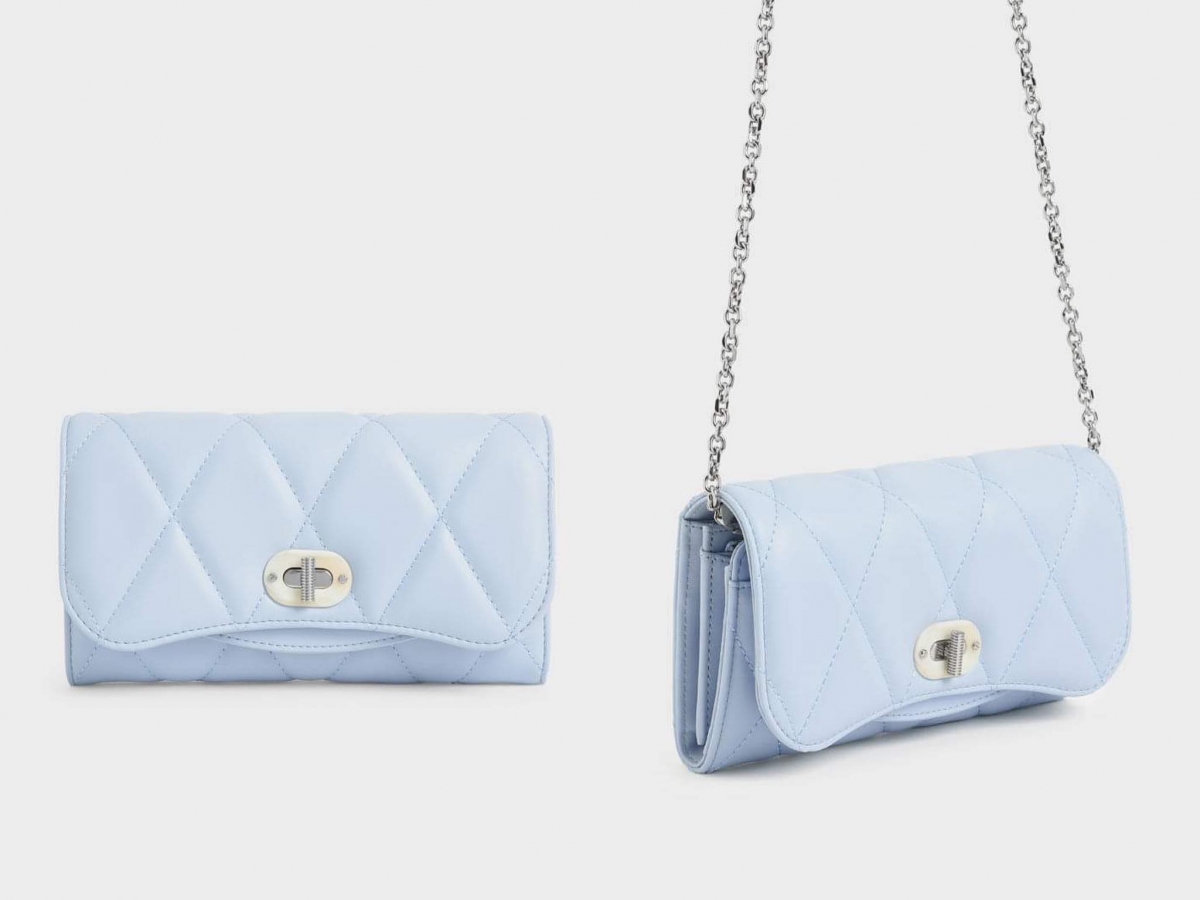 Charles & Keith Quilted Turn-Lock Wallet - Light Blue 菱格软皮长夹 | 软质皮革加上清新柔嫩天蓝色,缝线细节、整体小香风菱纹设计加上五金配件超有层次感;配上链带使用还能变身高级感宴会包。