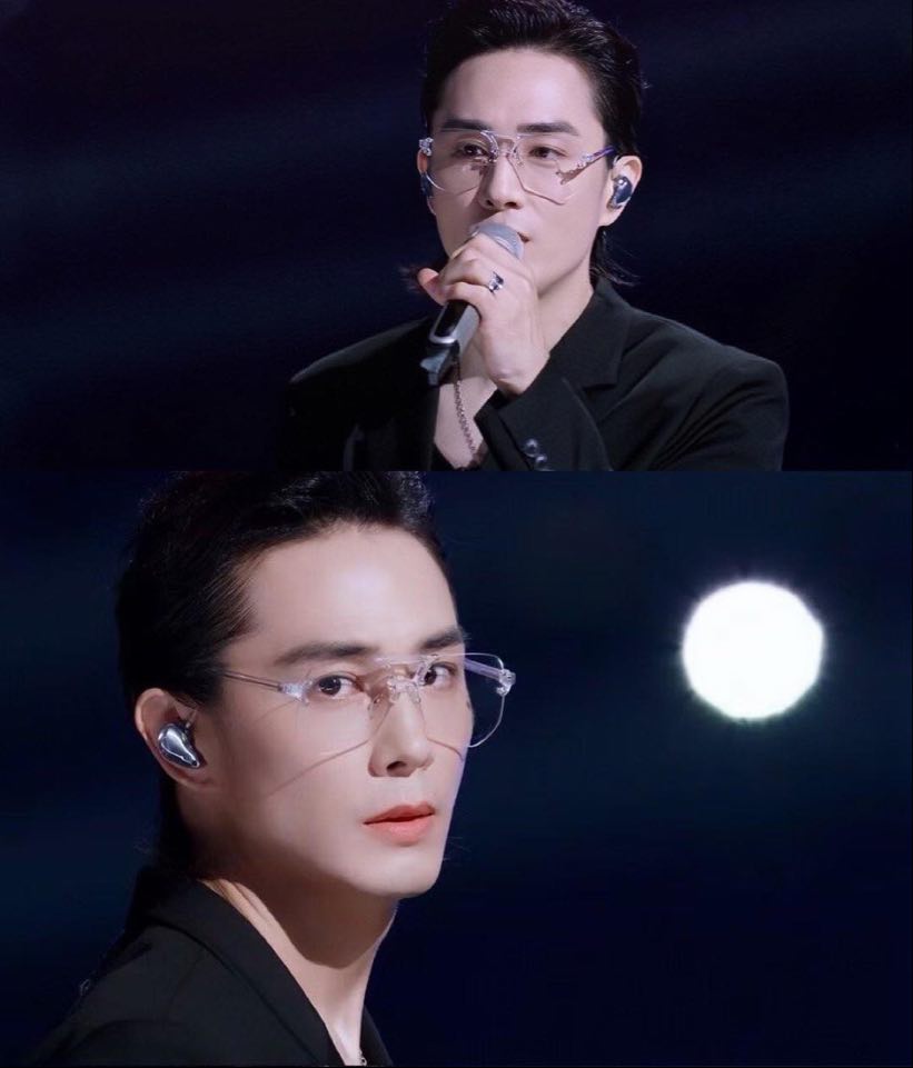 李承铉 最近有在关注《披荆斩棘的哥哥》的你，相信都躲不掉李承铉的舞台魅力（笑）初舞台《天上飞》无论低音炮Rap，或是其金属框眼镜+西装+背头造型，都惊艳了让观众和后台观看演出的其他哥哥们～不少网民纷纷表示铉哥这身LOOK，和近期为了出演「费渡」一角瘦下来的张新成撞脸了！俩人同类型“斯文禁欲系眼镜造型”凸显的气质、五官外貌特征都有“异曲同工之妙”，果然帅哥都有相似之处啊 ♥