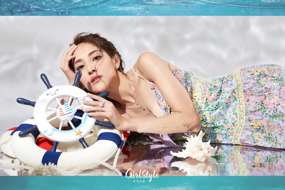 在工作、家庭、生活中来回变换着不同身份,陈凯琳Grace坦言自己这种多变的状态,其实也和形态百变的「水」很相似。