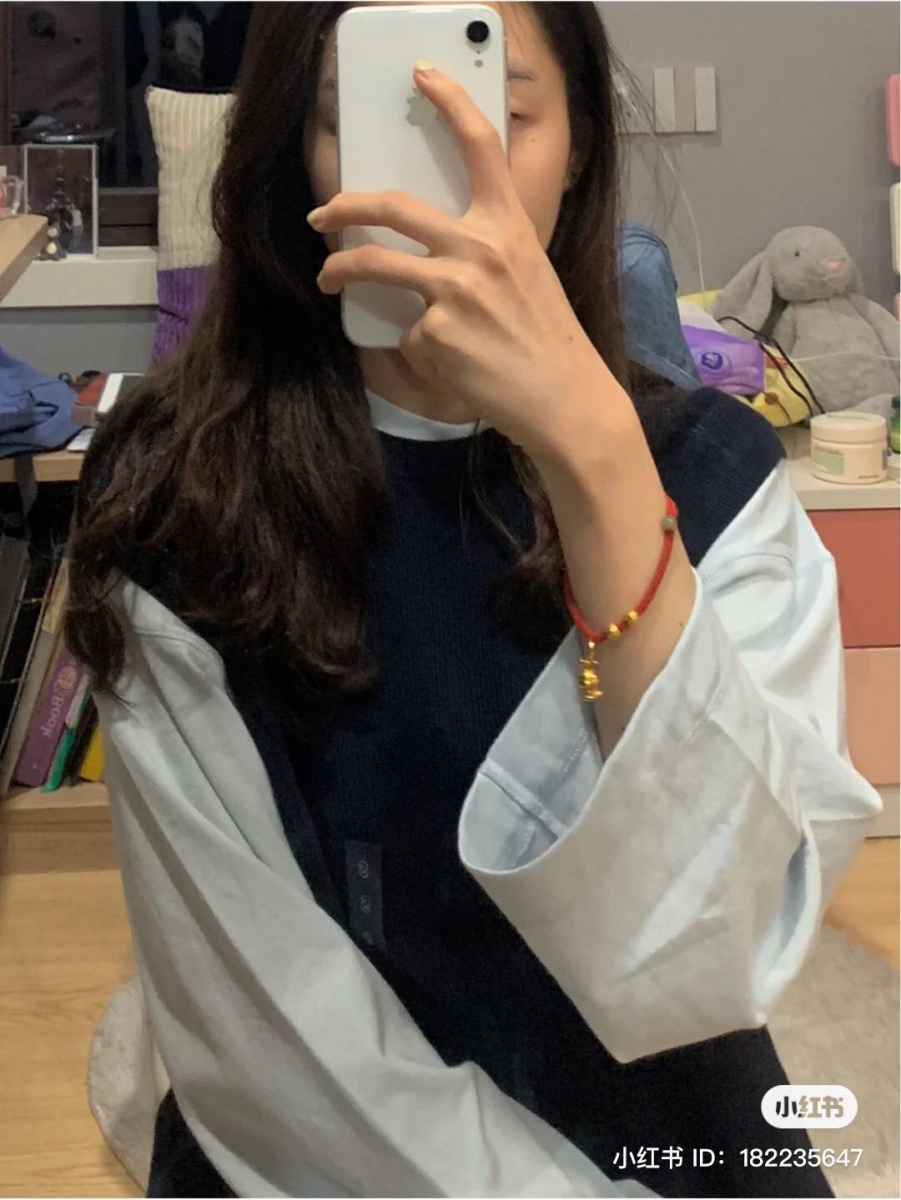 uniqlo 冰淇淋 T. 搭马甲背心巨好看