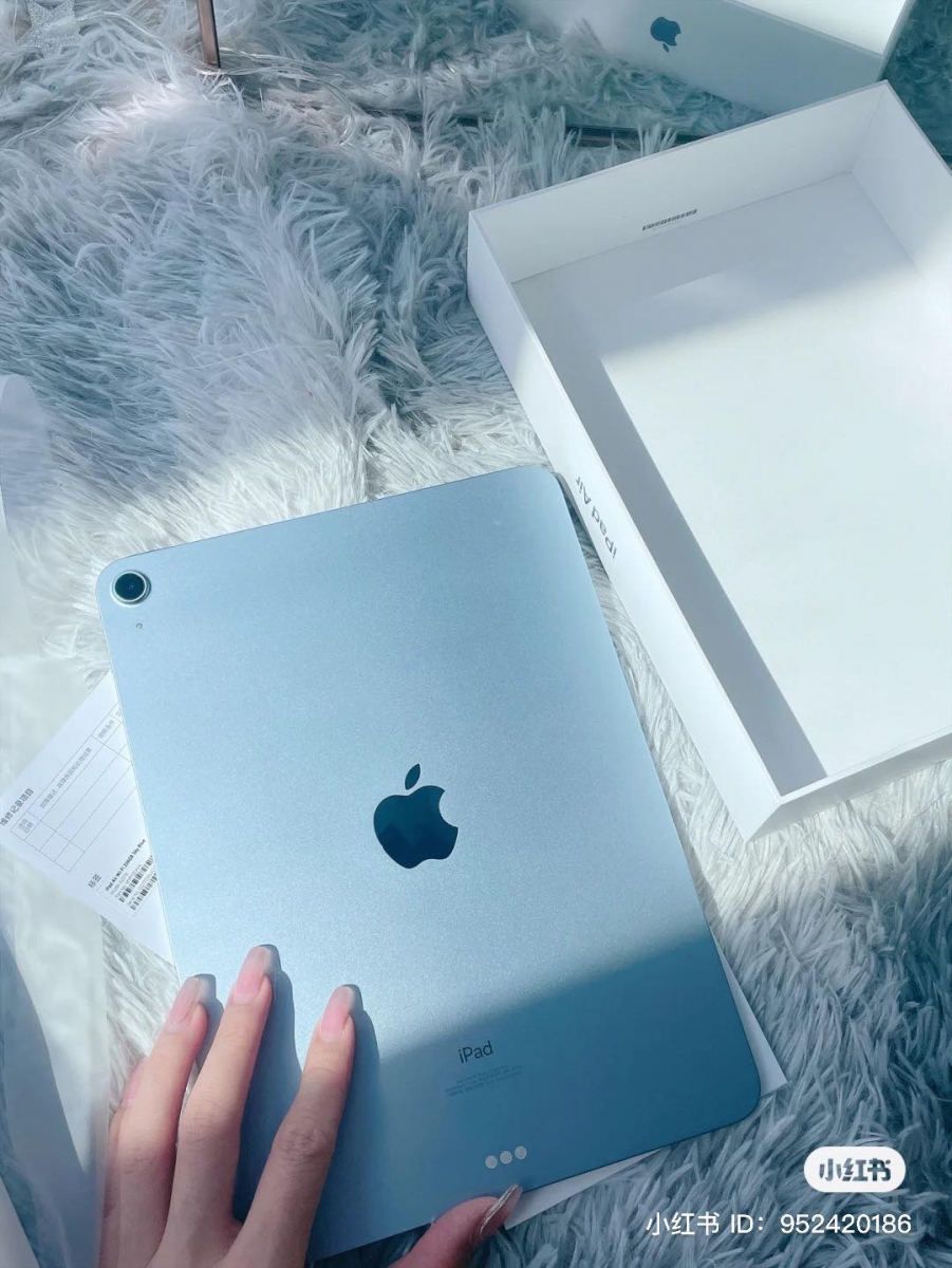 而针对「平替、可替代性」这点,网民们纷纷表示「iPad平板电脑」绝对是苹果公司旗下最值得入手、入坑不亏还会彻底沦陷的产品!