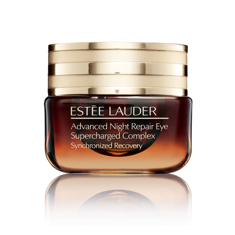 ✨ 编辑推荐好物 # 4 | ESTEE LAUDER Advanced Night Repair Eye Supercharged Complex 小棕瓶眼霜 踏入25+岁眼周肌肤特别容易长细纹~ 雅诗兰黛家经典明星产品- 小棕瓶眼霜主打抗蓝光功效,其中蕴含的酵母精华成分可以有效达到修复蓝光造成的氧化问题,同时帮助提升眼周肌肤的自我修复能力。此外这款眼霜的保湿滋润度佳,专利三胜肽成分可帮助夜间修复DNA和细胞损伤问题,咖啡因成分则有效淡化黑眼圈。