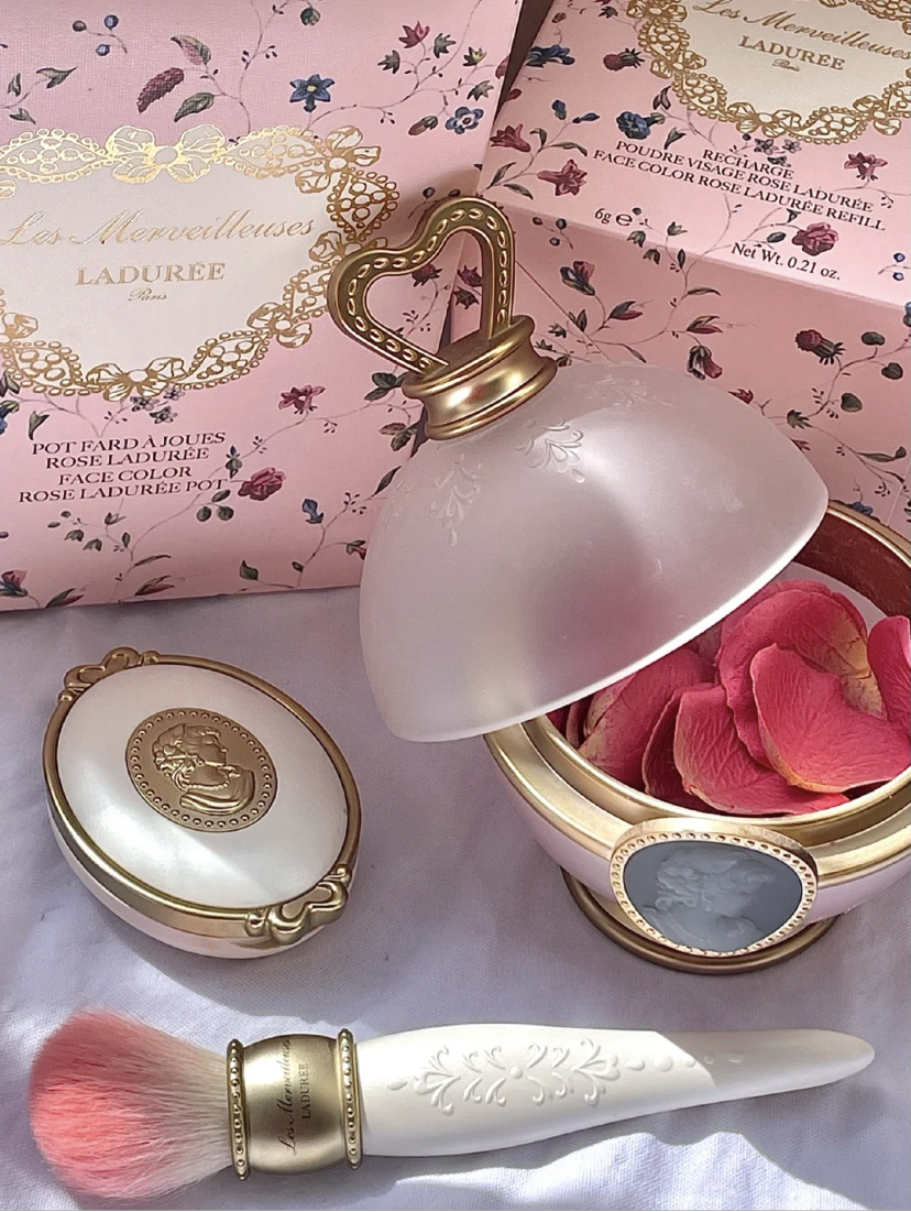 Laduree 玫瑰花瓣腮红