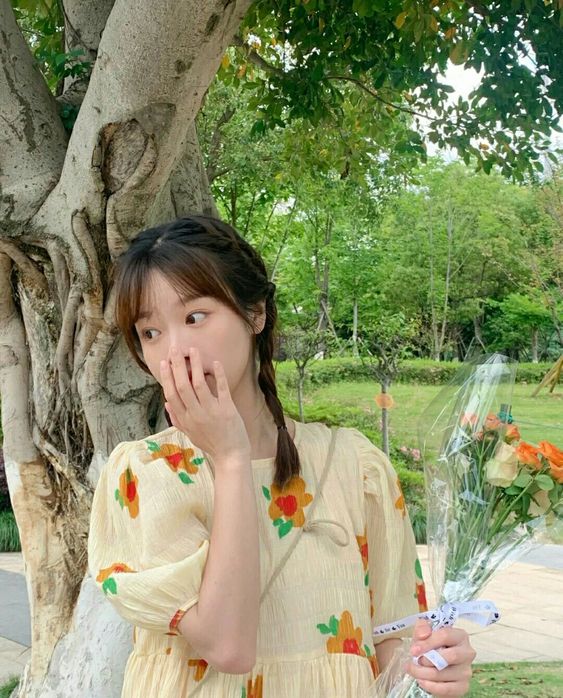 该项话题和报道一出,瞬间掀起网上两极化热议!部分网民认为把管制伸到网络用语上太过火,「看得懂的人,自然看得懂;看不懂的人,那就不看呗!实在想看懂你去网上查啊~觉得自己跟不上时代了,那就自己了解、自己跟上,为什么还要求大家等你啊?」、「这就管得有点太多了吧?不喜欢不要看不要用就好,我喜欢这样表达有没有违法」;