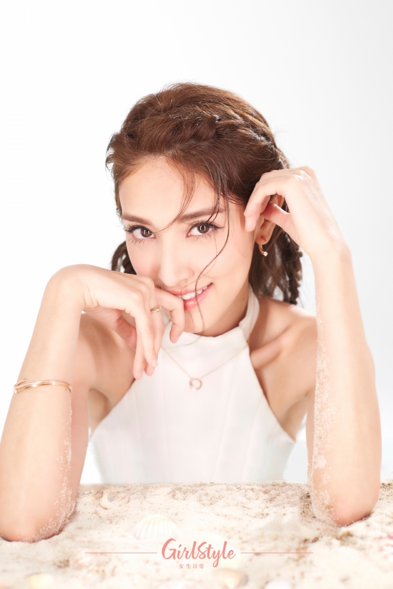 陈凯琳Grace谈和丈夫郑嘉颖的婚姻幸福秘诀:没有天生合适的两个人,只有愿意互相迁就的两个心。