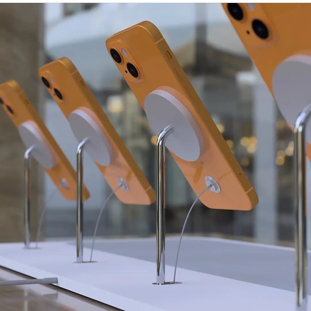 稍早前苹果科技爆料达人Apple Tech IG上传的一组芒果黄真机模型也引发热议,整体颜色很明艳活泼~大家会不会为这款颜色机身买单呢?