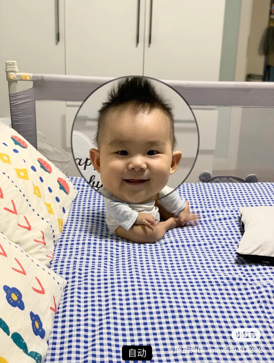 iPhone相册放大镜功能用途（四）：小宝宝的照片用上放大镜效果，更加可可爱爱啦～