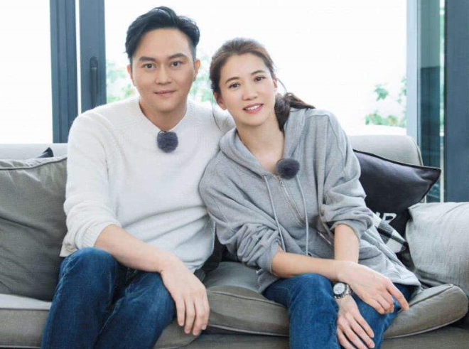 节目中袁咏仪承认曾当富商小三,张智霖一句话回答令人感动。