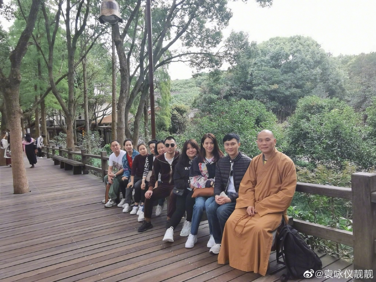 为了备孕，袁咏仪更是坦承在生「小魔童」之前戒掉了抽烟的习惯。对于来自不易的孩子，袁咏仪和张智霖都希望能给予他百分百的关注和呵护，一直没有想生二胎的打算