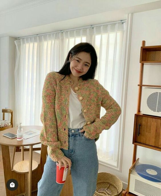 你是一个很活泼又有魅力的人!很多人都会喜欢围绕在你身边,因为你的开朗和有趣的性格