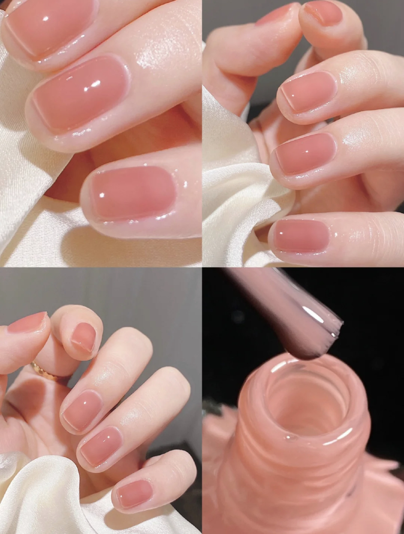 涂一层就会有薄透自然的油光感，让指甲看起来很粉嫩又健康！
