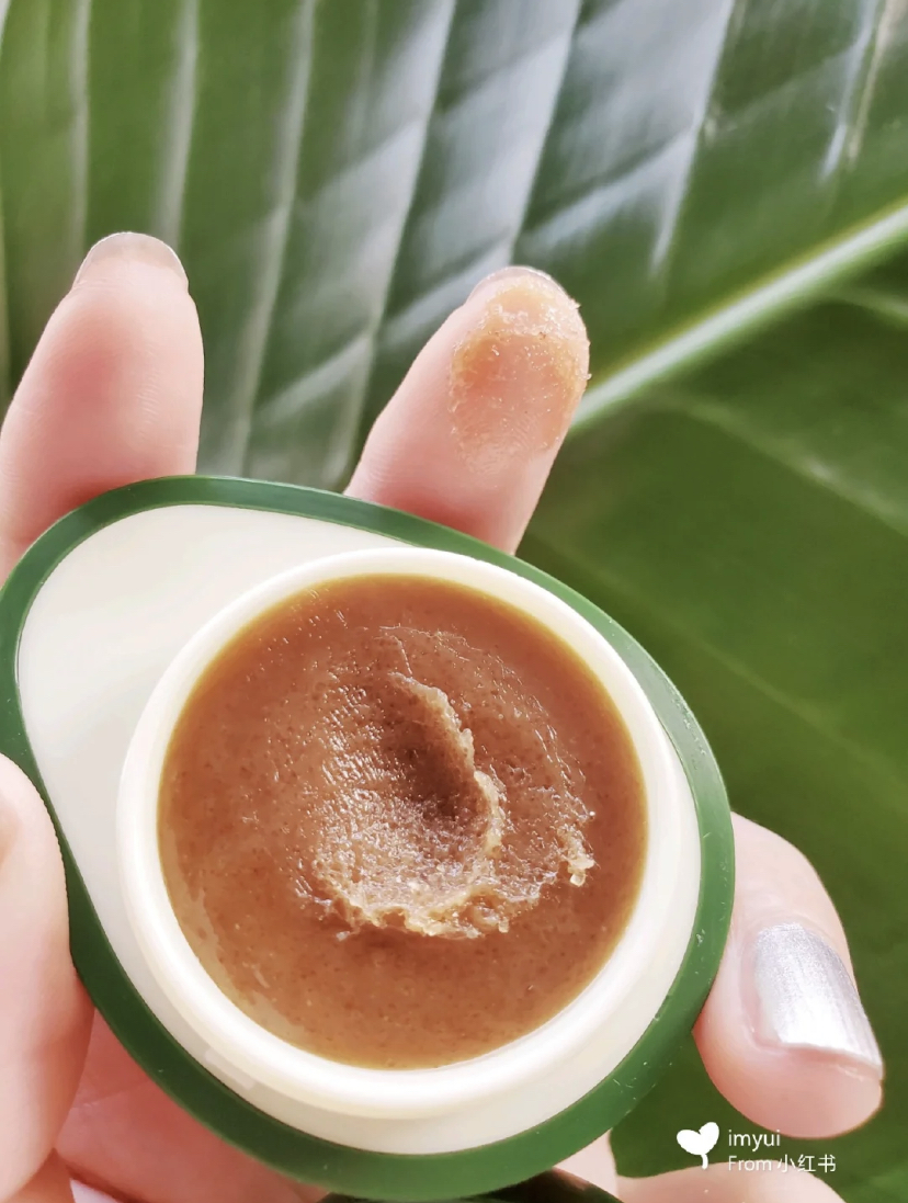 只需取出一点就可温和带走干燥起皮问题