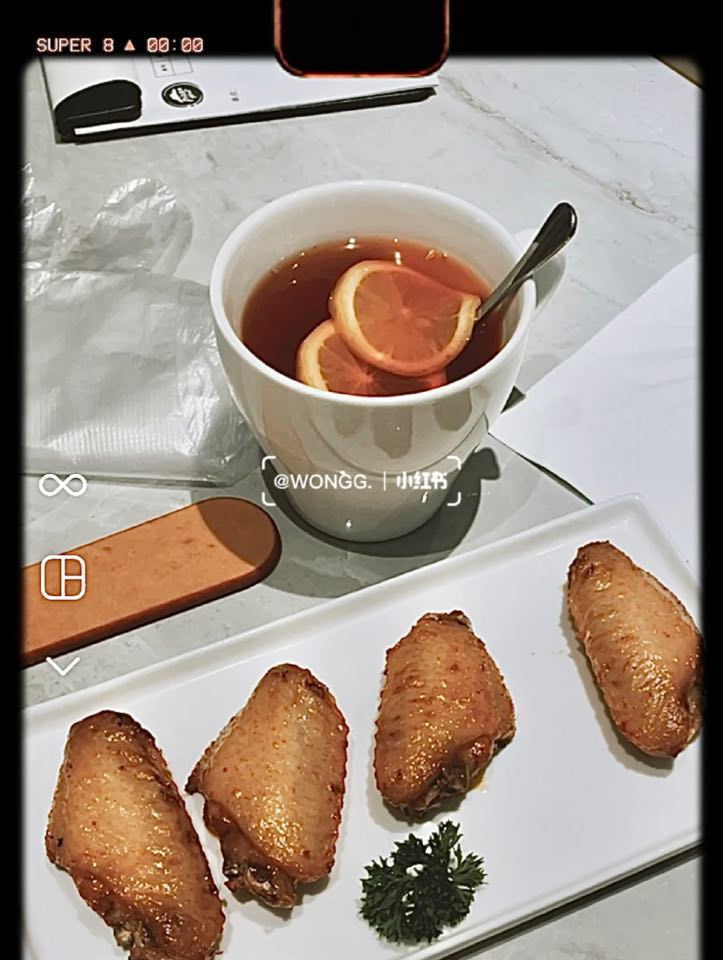 属于胶片感较强的滤镜特效,也很适合用来拍视频哦!