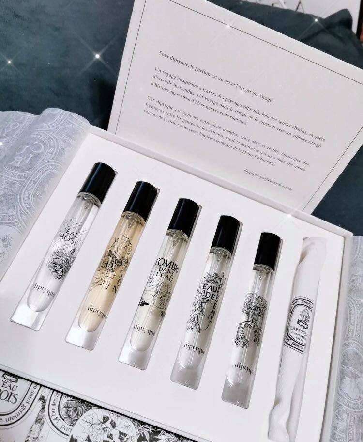 其实,小编觉得 Diptyque 小支装香水系列也非常适合送礼~