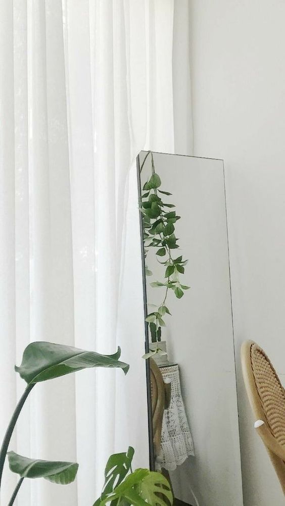 「伤害你的人,只会反复伤害你;他们根本就不在乎你,所以根本不用浪费时间去原谅他们,也不要浪费时间怨恨他们...不要自我怀疑、不要自我否定,你要相信“我值得被爱,我值得被善待”,你要相信付出真心没有错、真心对一个人好没有错。得到时,要珍惜所有;失去时,要努力释怀。」- 傅首尔